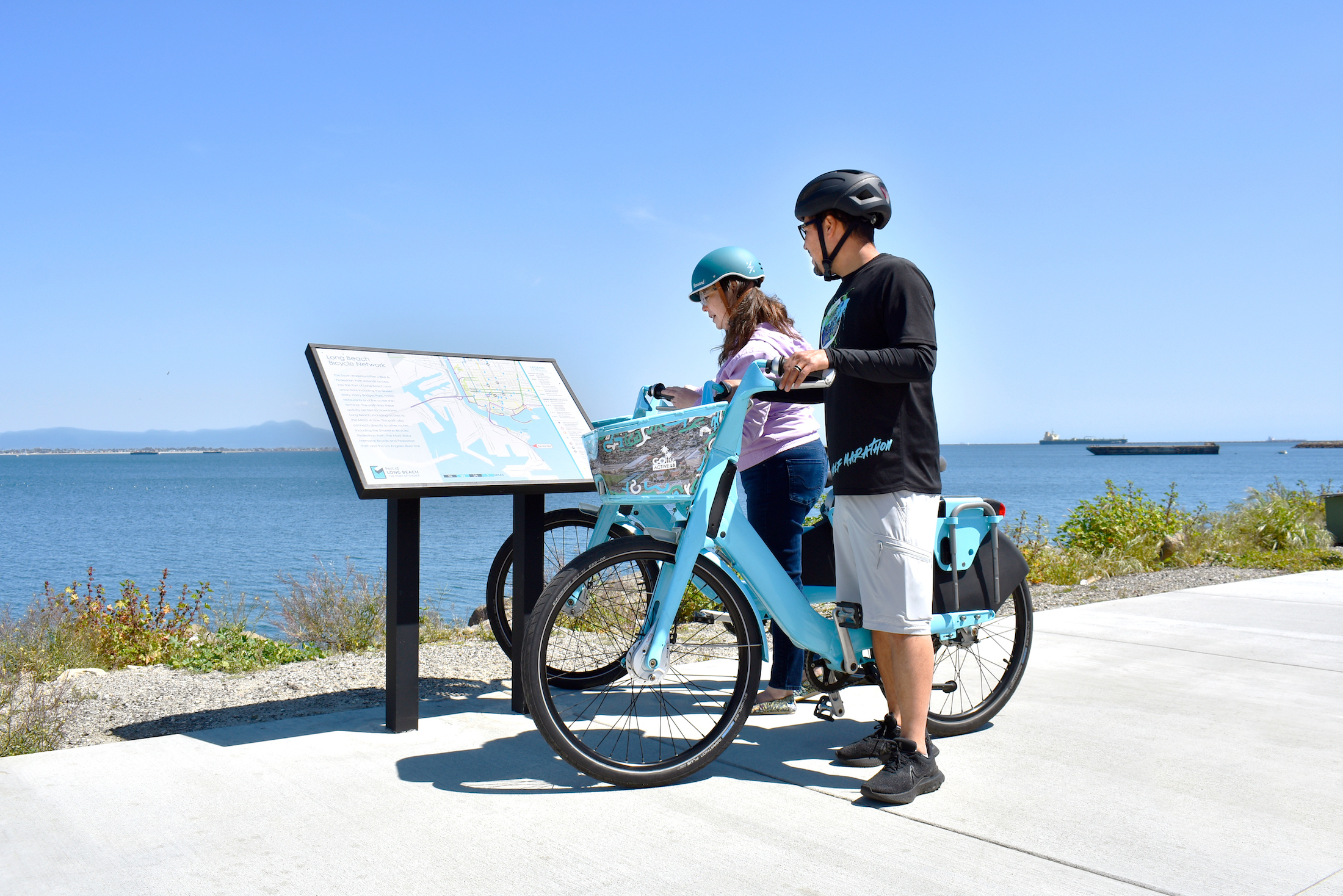 Long store beach bicycles